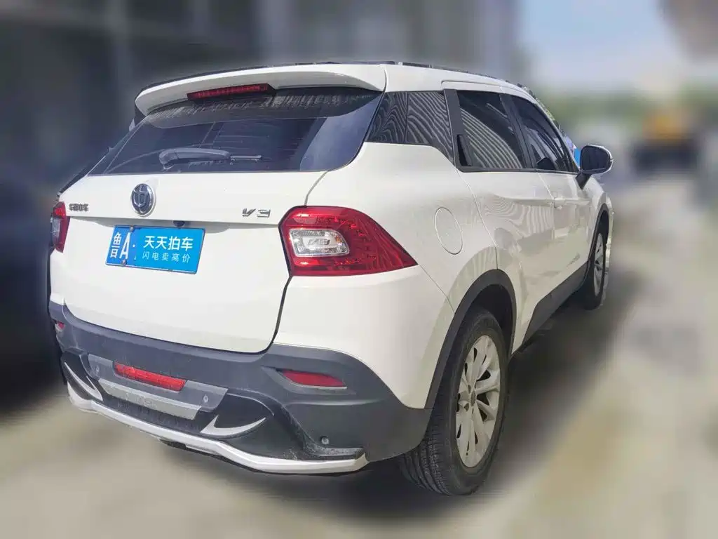 Фото 2 - Zhonghua V3