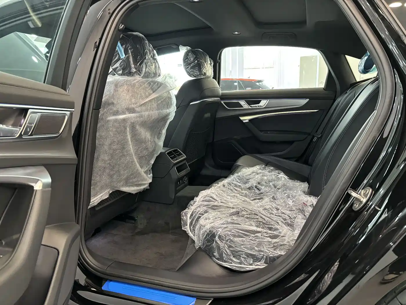 Audi A6L 2025 Model Year Facelift 40 TFSI Luxury Sport фото 10