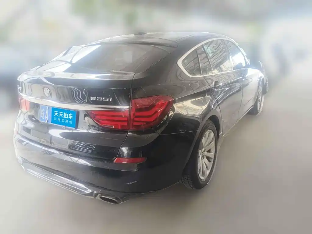BMW 5 Series GT 2012 2010 535i Leading Model