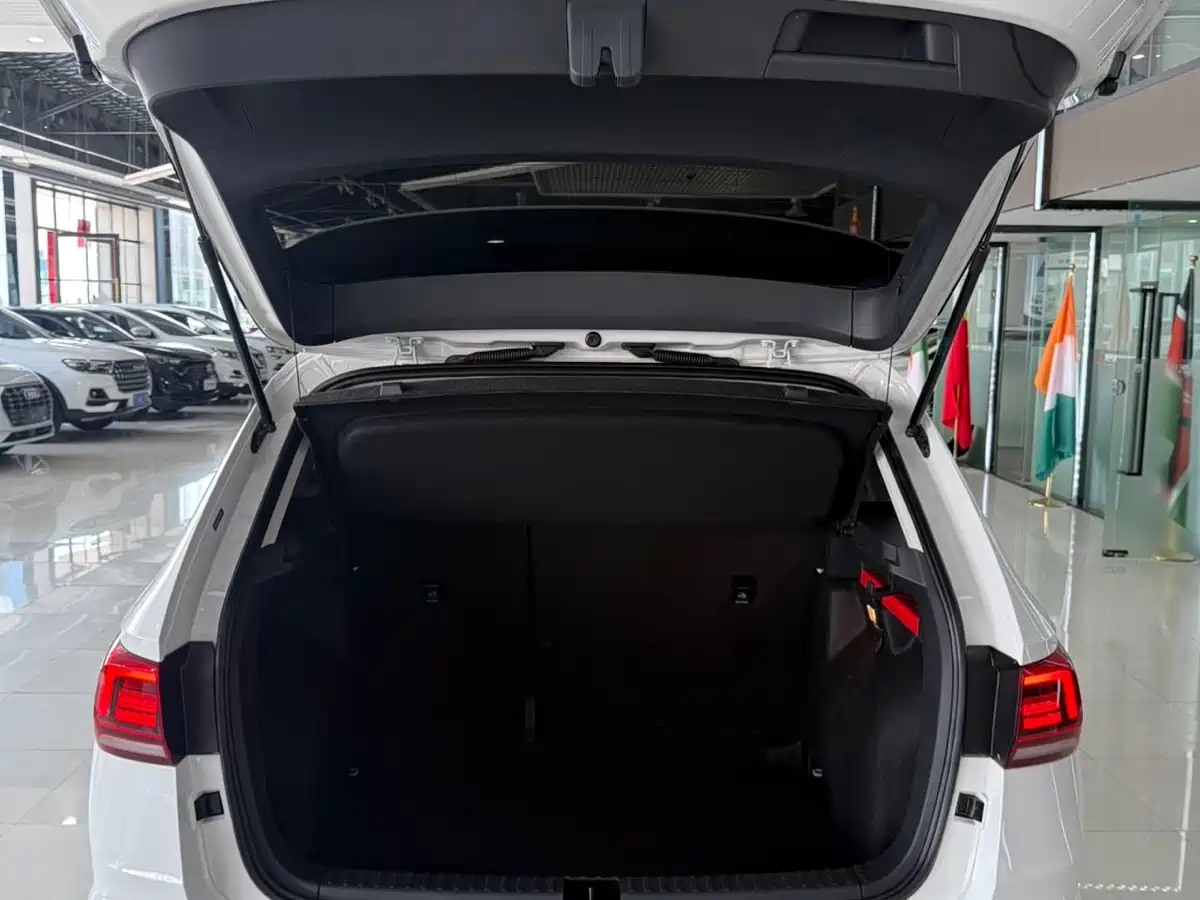 Volkswagen Tharu 2022 280TSI FWD Luxury Edition фото 16