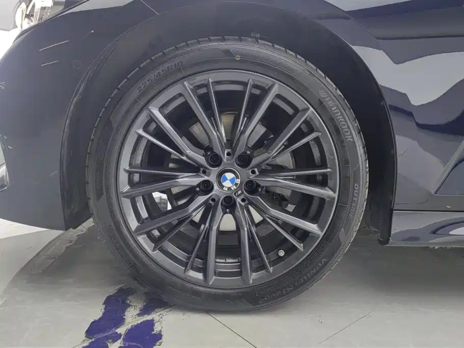 BMW 3 Series 2024 325Li M Sport Shadowline Package фото 6