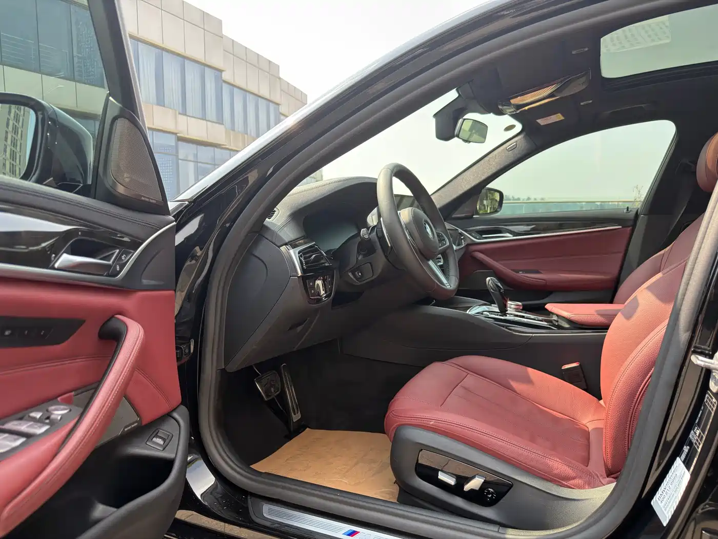 BMW 5 Series 2019 530Li Premium M Sport Package фото 4