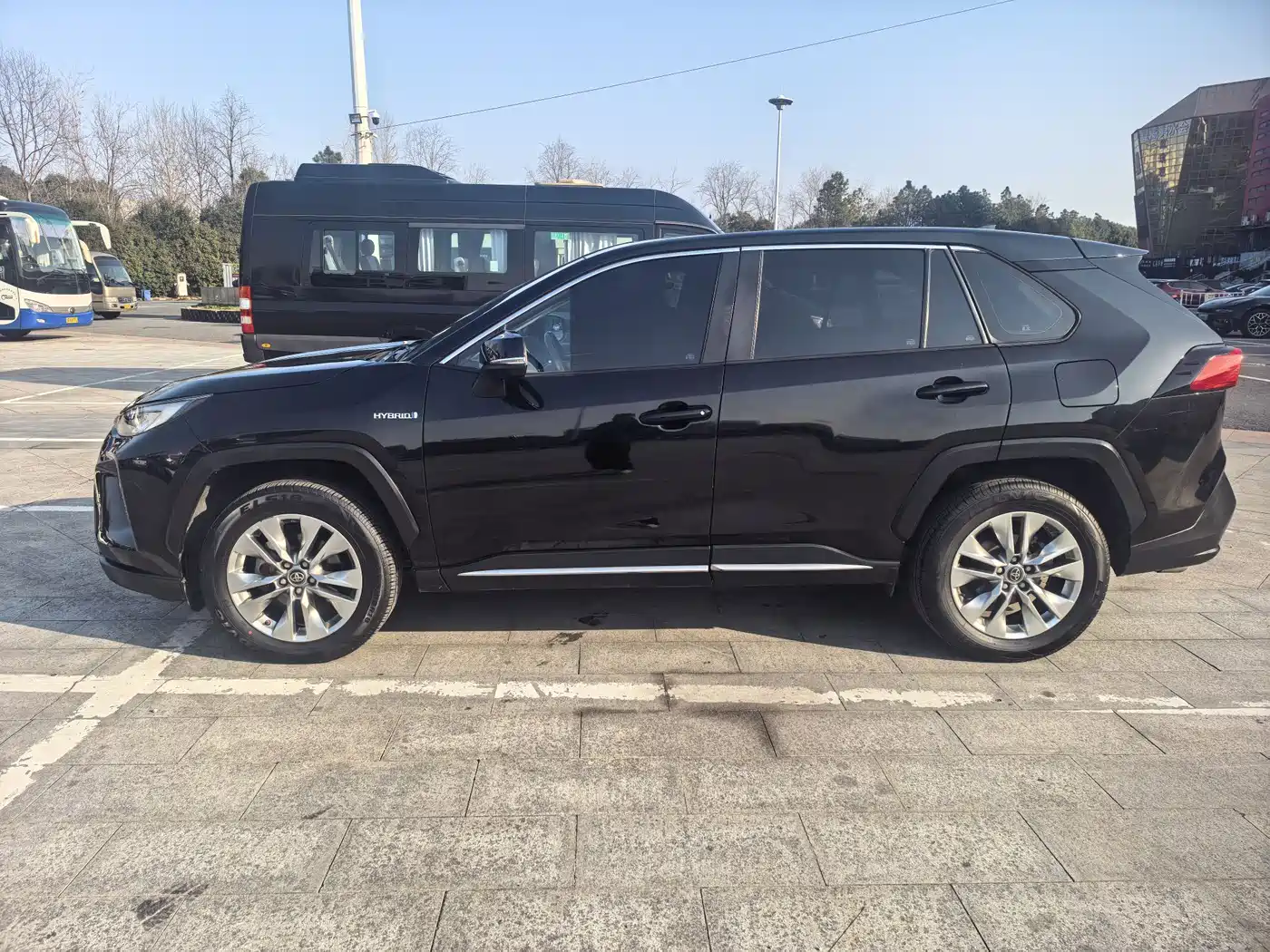 Toyota Wildlander 2021 Hybrid 2.5L E-CVT 2WD Luxury Edition фото 4