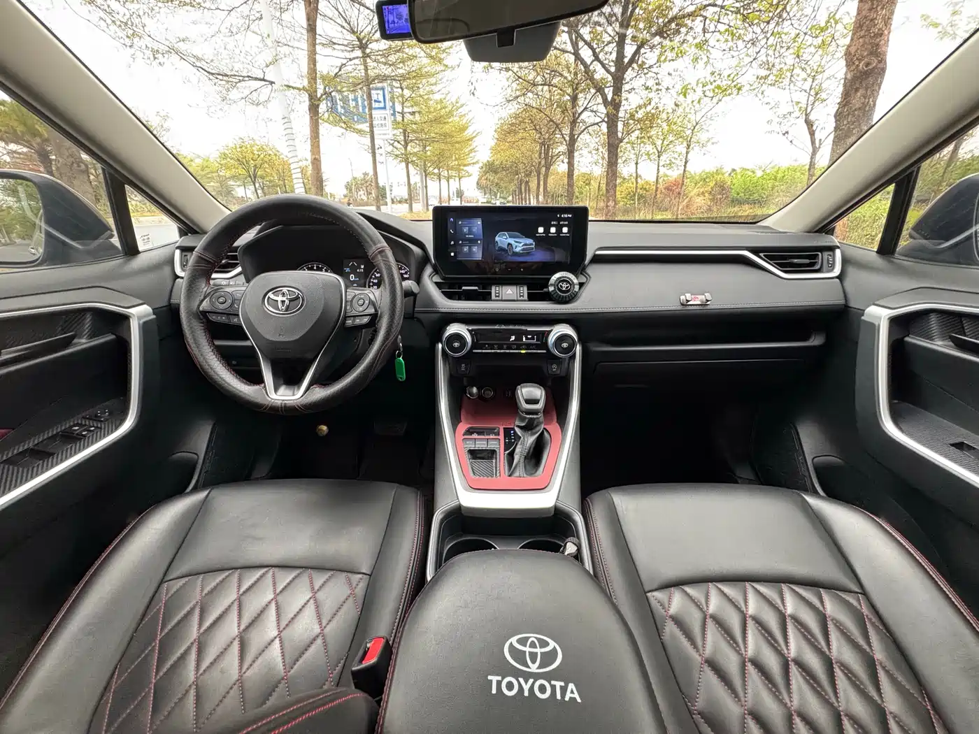 Toyota RAV4 Rongfang 2024 2.0L CVT FWD Urban Edition фото 8