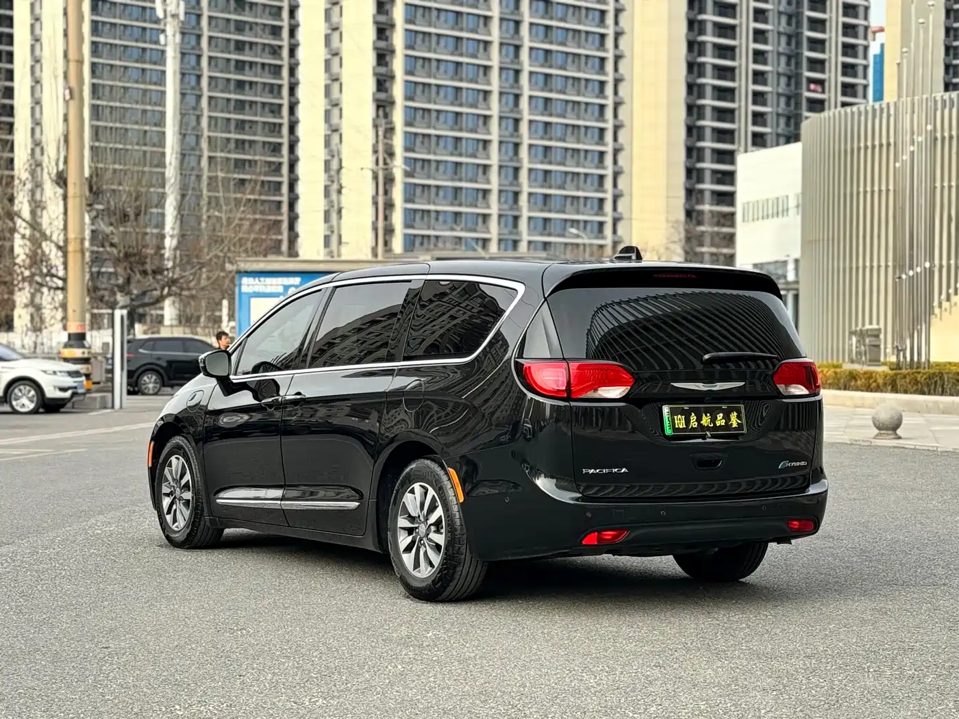 Chrysler Grand Caravan PHEV (Import) 2019 3.6L Plug-in Hybrid фото 11