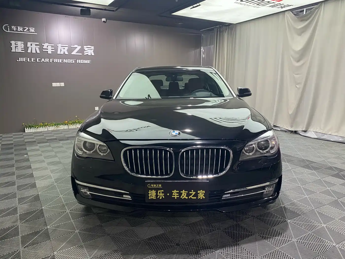 BMW 7 Series 2014 730Li Premium фото 2