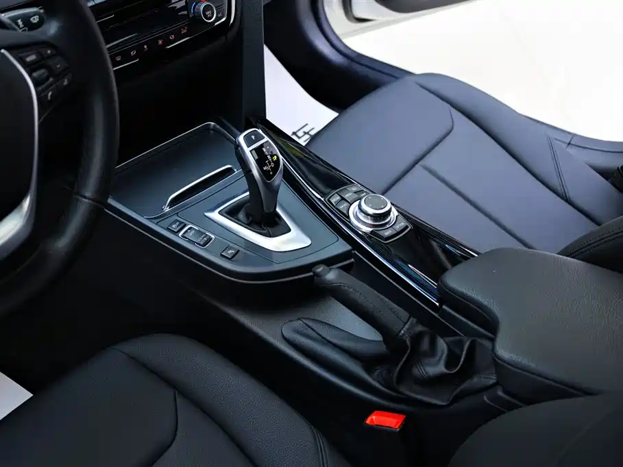 BMW 3 Series 2017 320Li M Sport фото 27