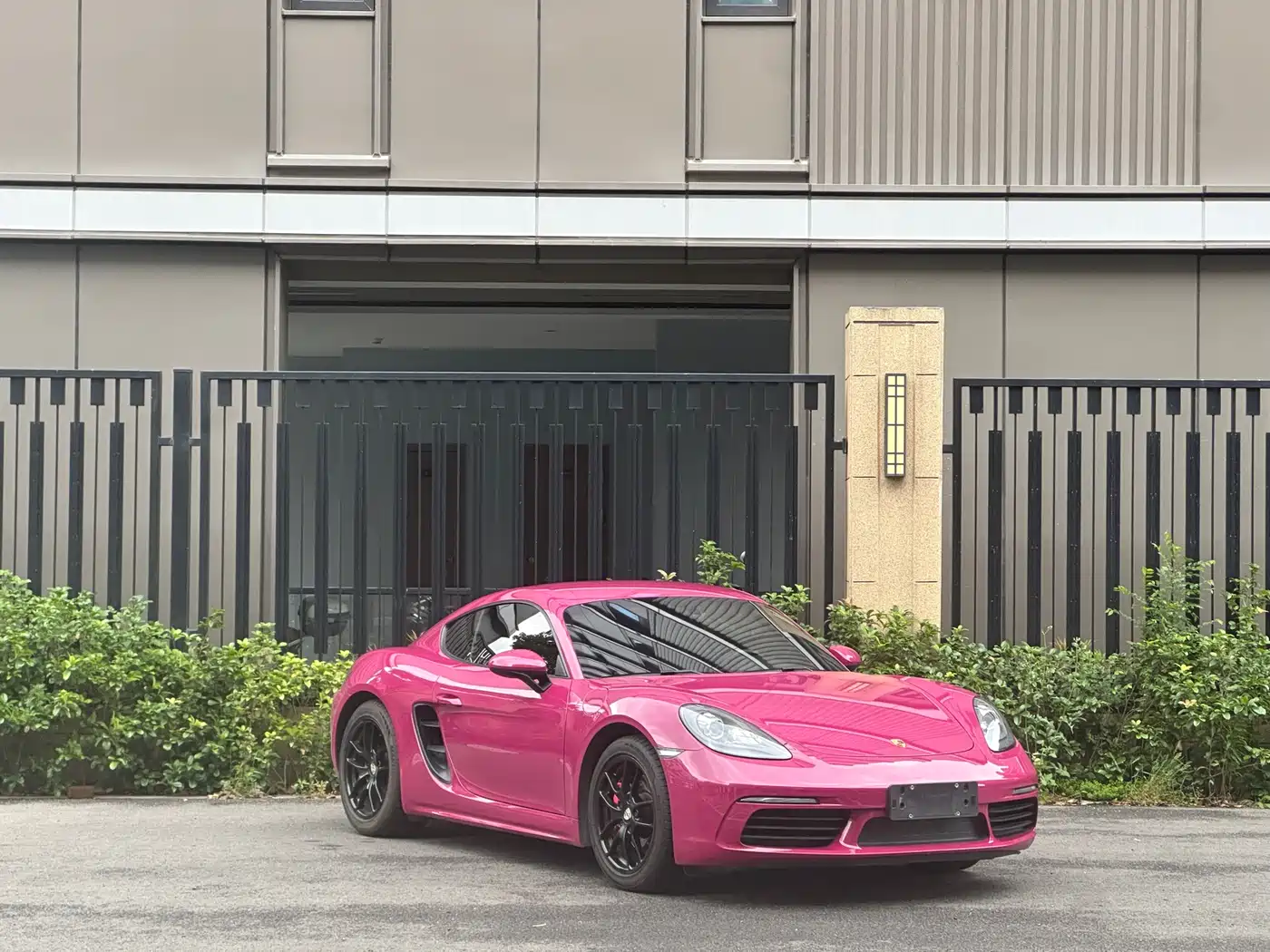 Porsche 718 2016 Cayman 2.0T фото 3