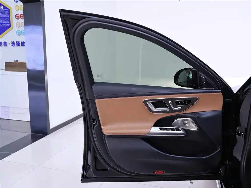 Mercedes-Benz E-Class 2025 E 300 L Luxury фото 18