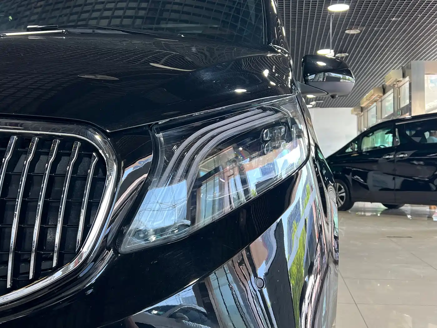 Mercedes-Benz Vito 2023 2.0T Elite 7-Seater фото 8