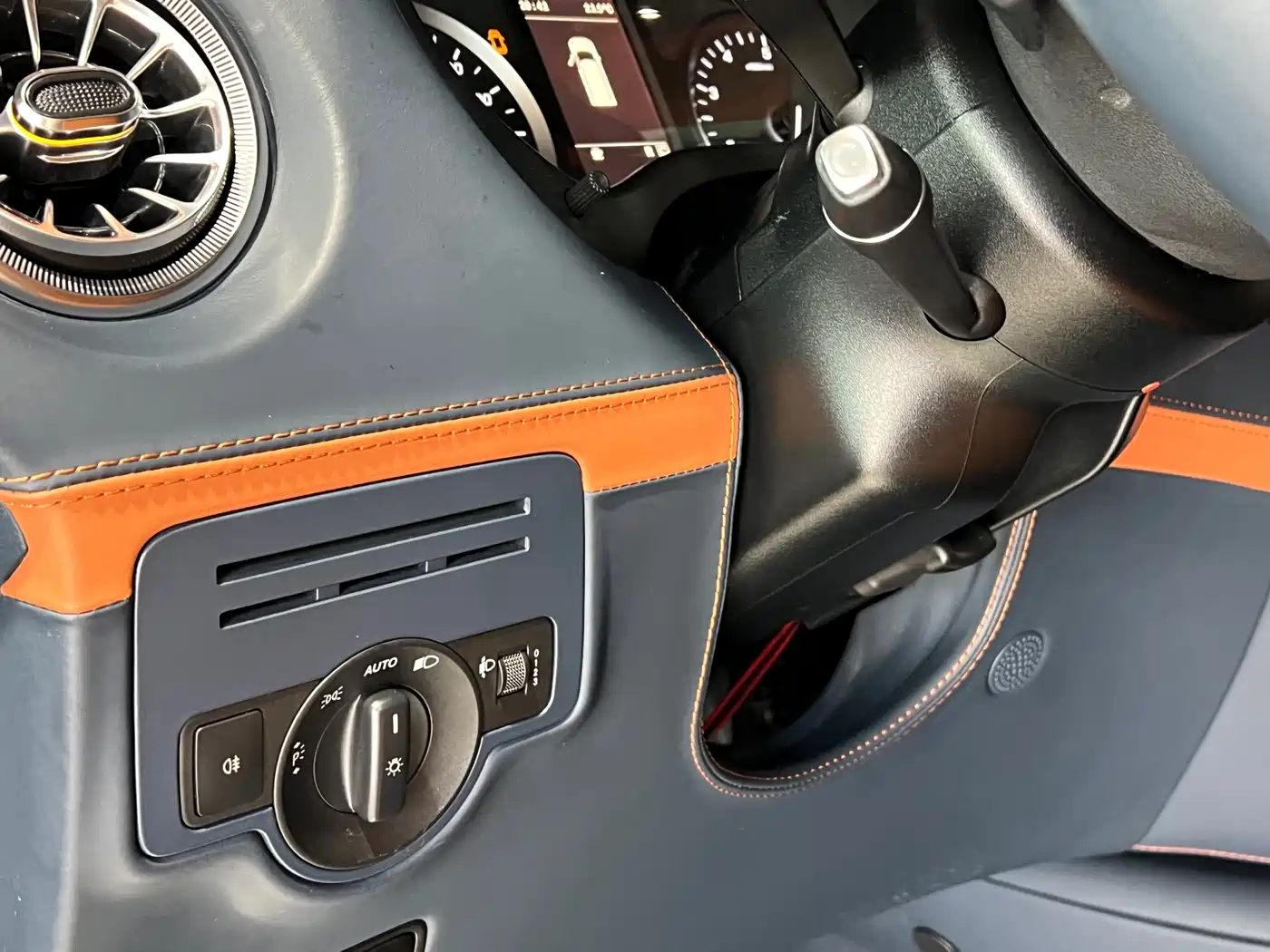 Mercedes-Benz Vito 2023 2.0T Elite 7-Seater фото 16