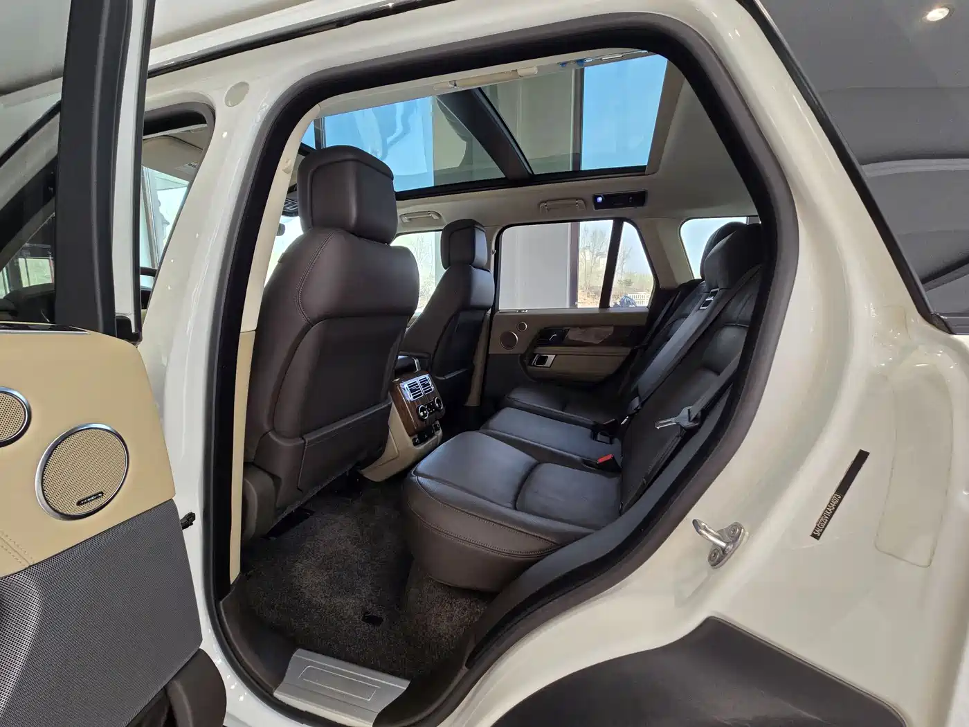 Land Rover Range Rover 2019 3.0 SCV6 Heritage Edition фото 11