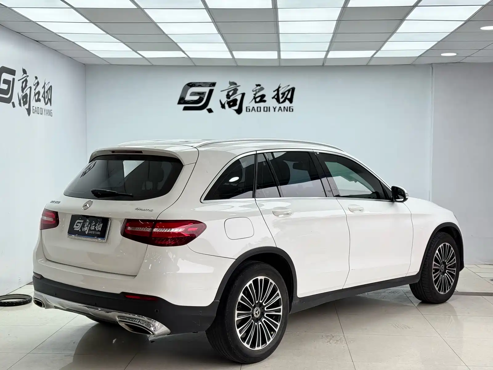 Фото 25 - Mercedes-Benz GLC