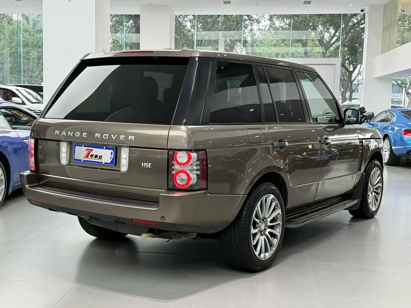 Land Rover Range Rover 2011 5.0 NA V8 HSE фото 9