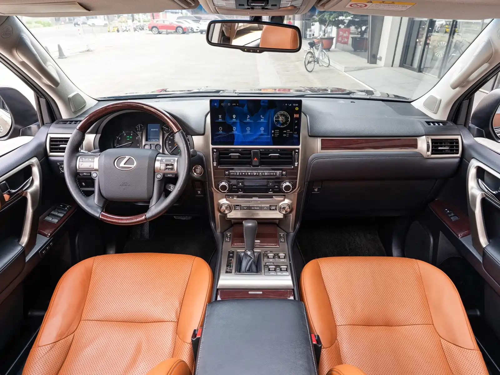 Фото 14 - Lexus GX