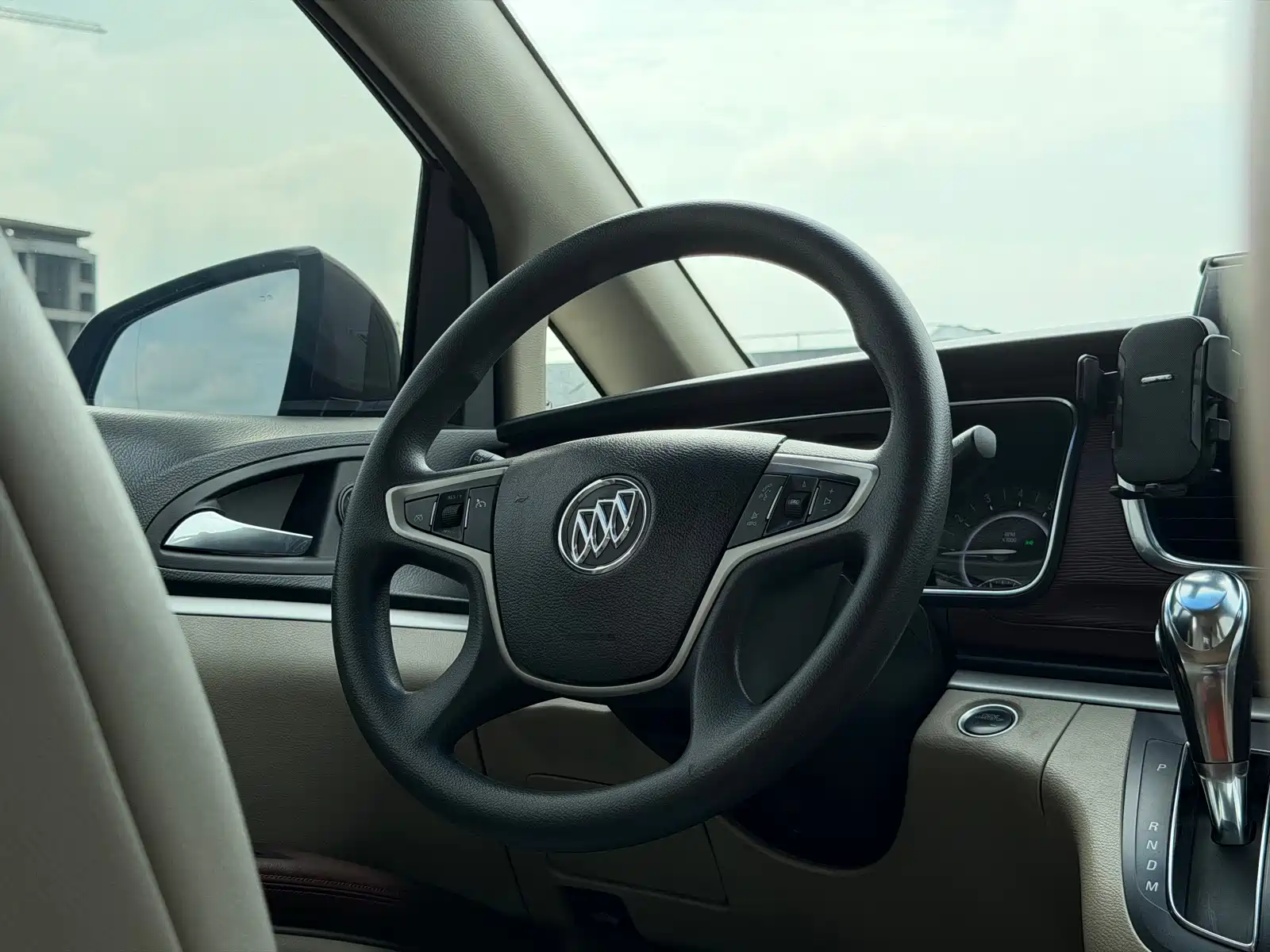 Фото 17 - Buick GL8