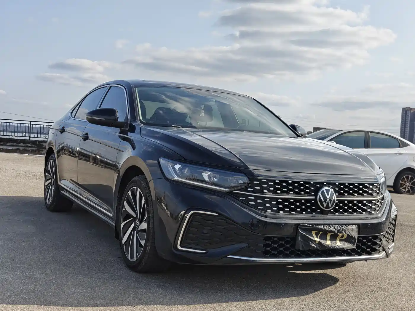 Volkswagen Passat 2022 330TSI Starlight Elite Edition фото 4