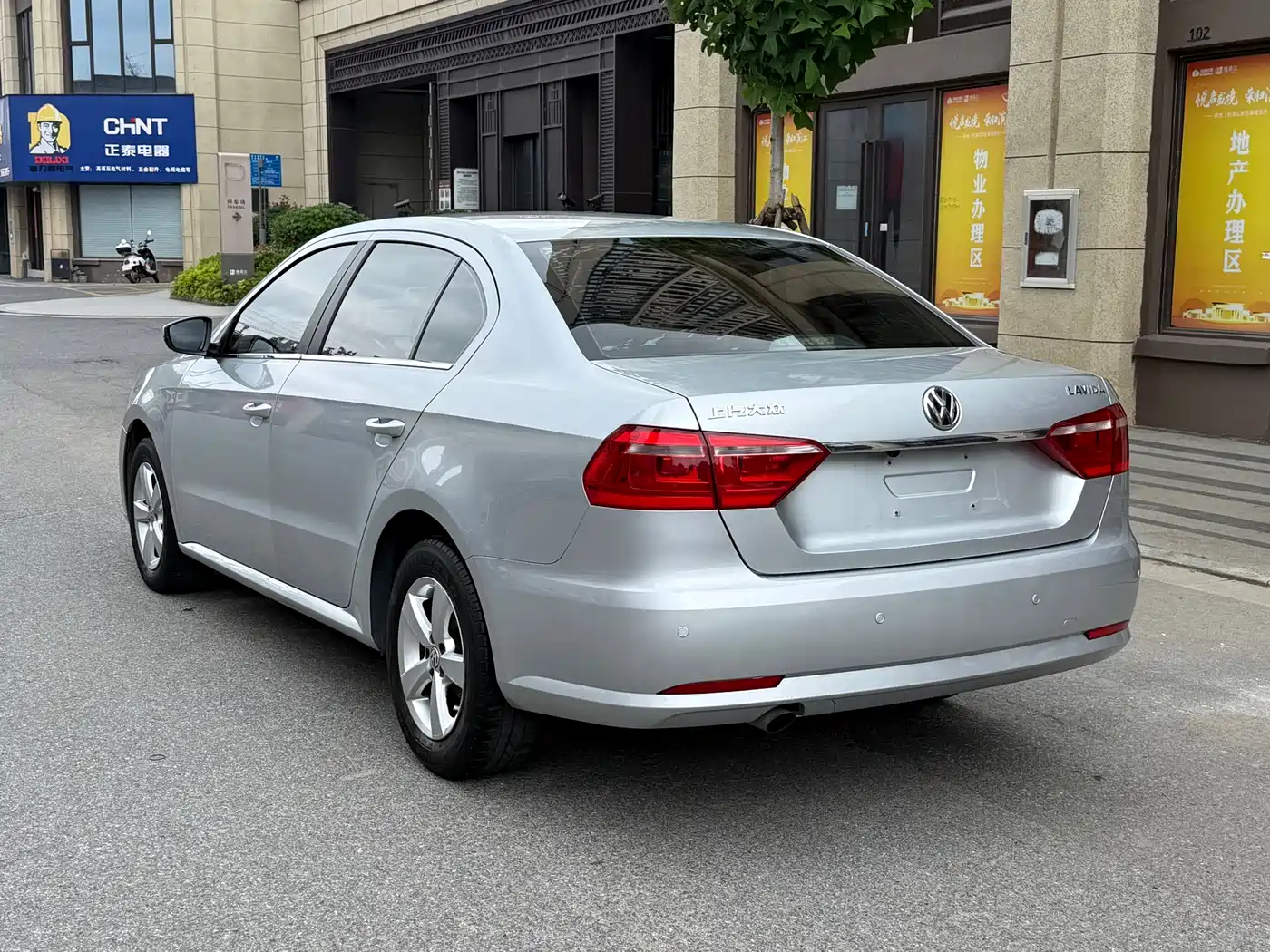 Volkswagen Lavida 2013 Facelift Classic 1.6L Automatic Trend фото 7