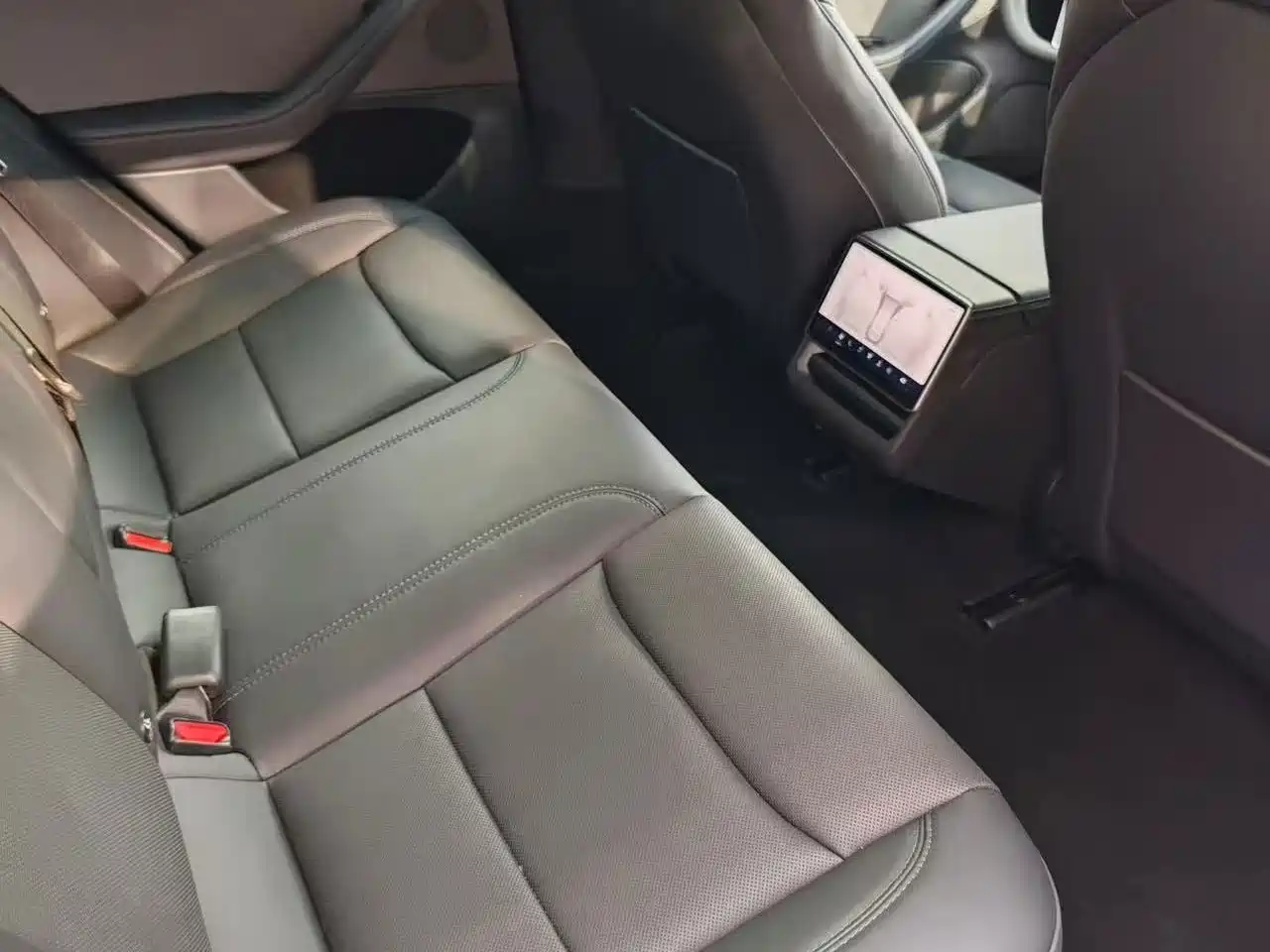 Tesla Model 3 2026 2025 Model Year Facelift Rear-Wheel Drive