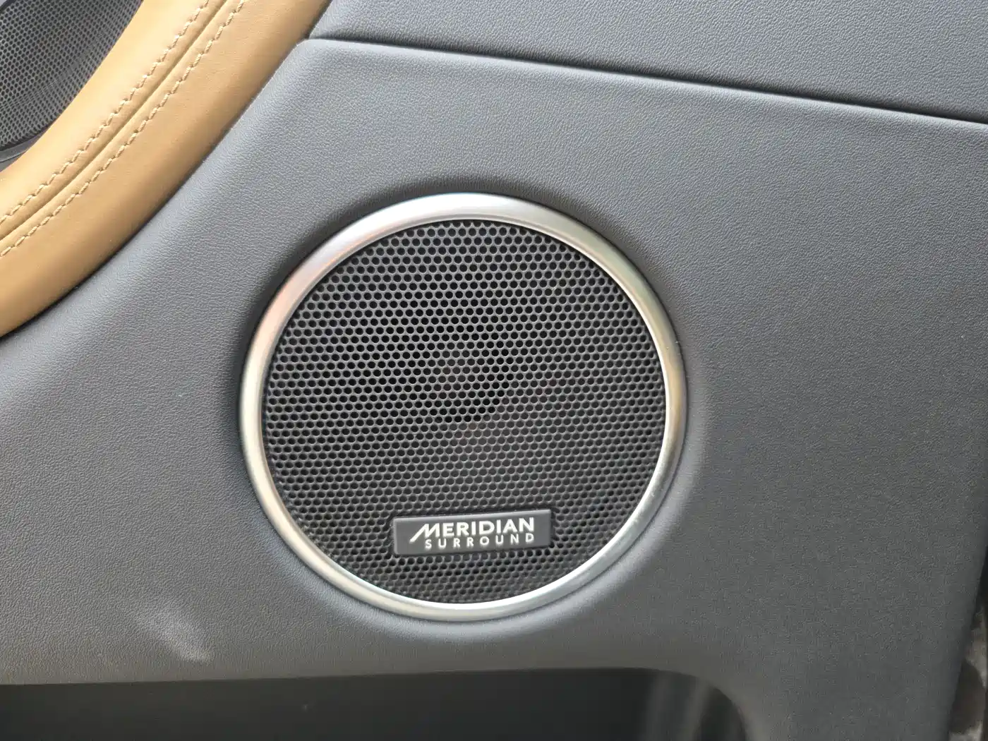 Land Rover Discovery Sport 2024 Luxury Custom Edition фото 15