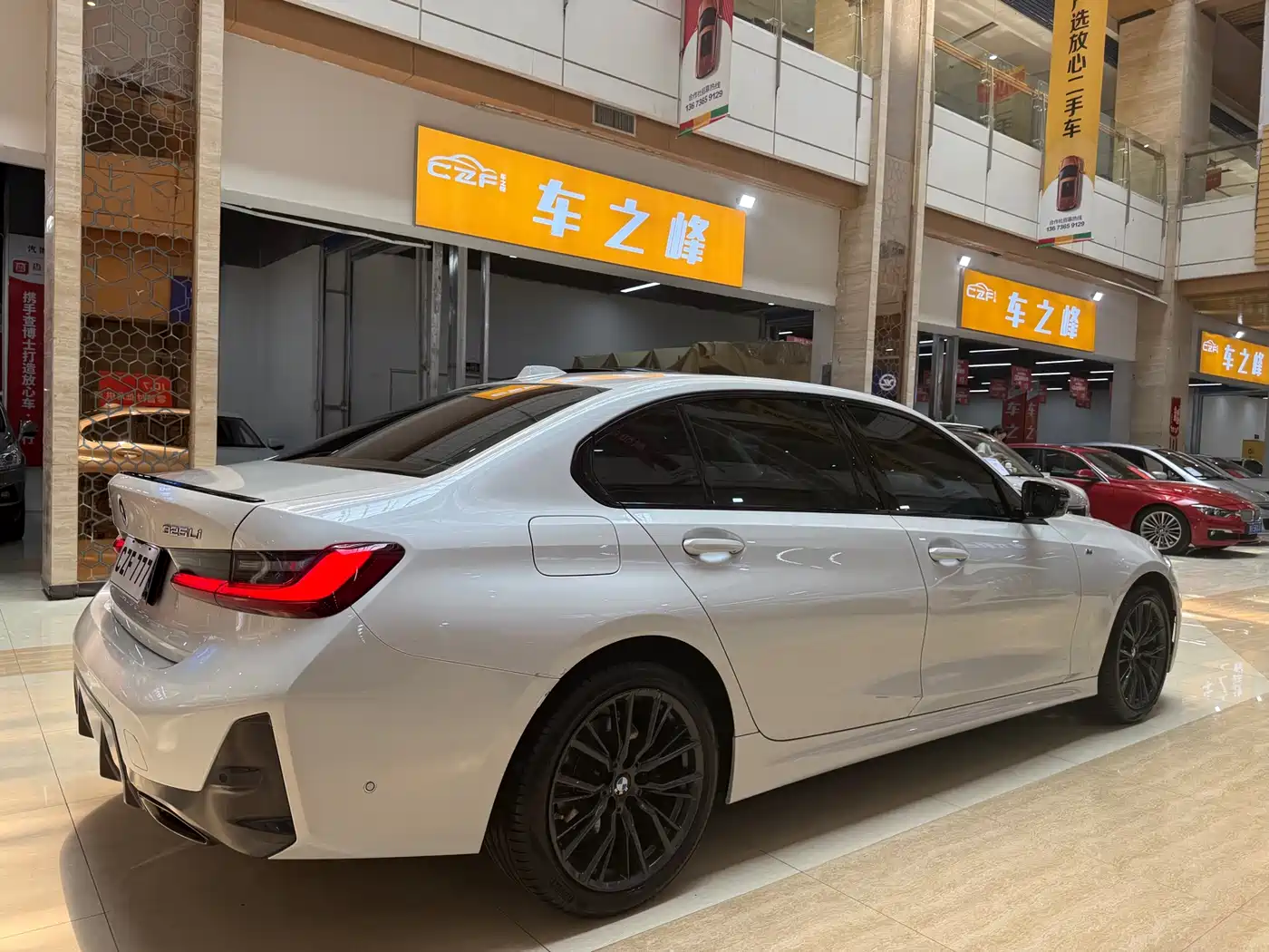 BMW 3 Series 2023 330Li M Sport Dark Night Package фото 9