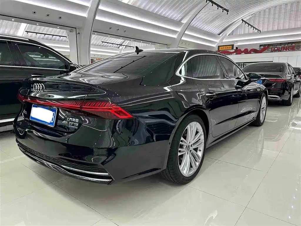 Audi A7L 2025 Model Year 45 TFSI quattro Premium фото 18