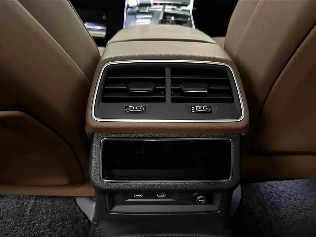 Audi A7L 2025 Model Year 45 TFSI quattro Premium фото 12