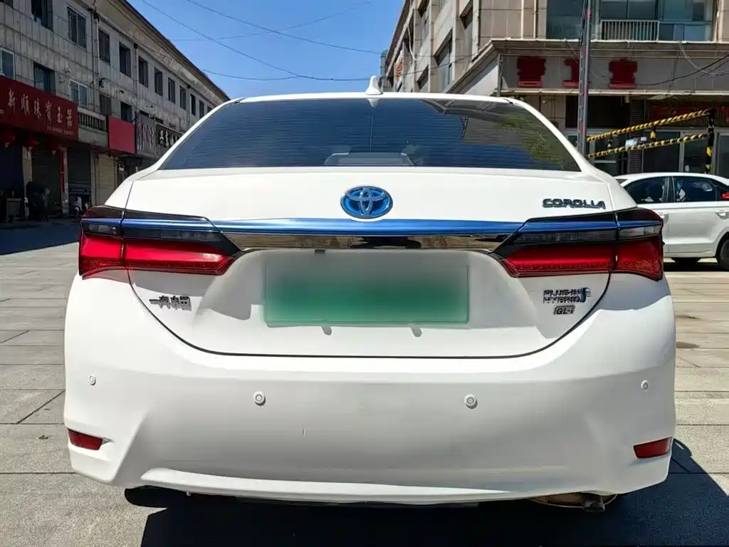 Toyota Corolla Twin Engine E+ 2019 1.8L E-CVT Leading Edition фото 7