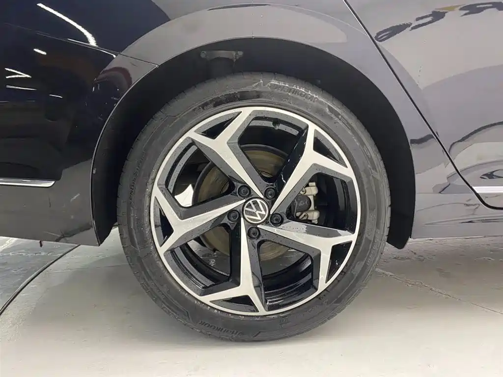 Volkswagen Passat 2023 Facelift 330TSI Starlight Elite Edition фото 11