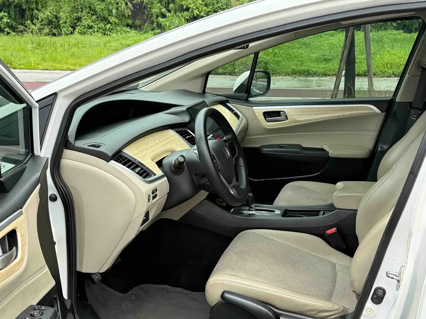 Honda Jade 2014 2013 1.8L Automatic Comfort Edition 5-seater