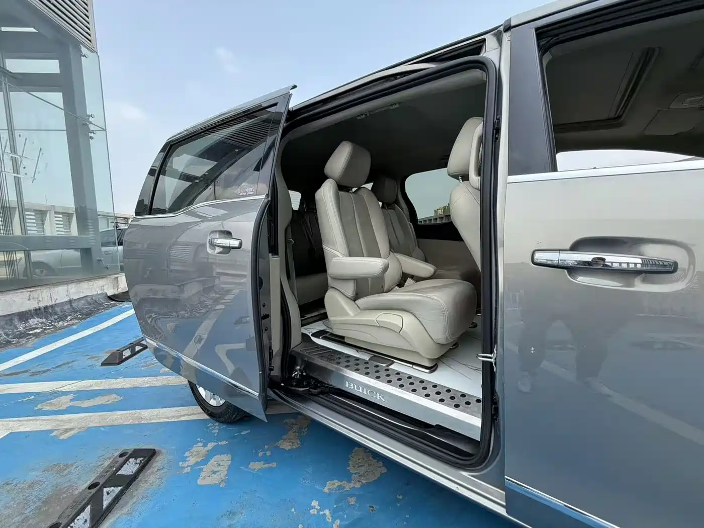 Buick GL8 2018 28T Luxury Model China VI фото 15