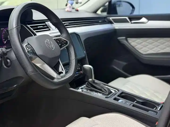 Volkswagen Magotan 2023 Model 2 Million Commemorative Edition 330TSI DSG Luxury фото 8