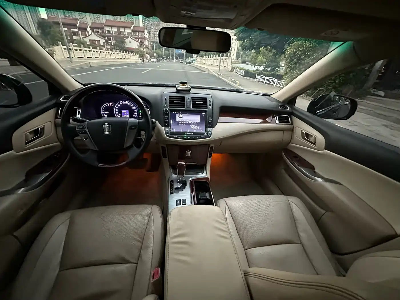 Toyota Crown 2012 2.5L Royal Leather Edition фото 9