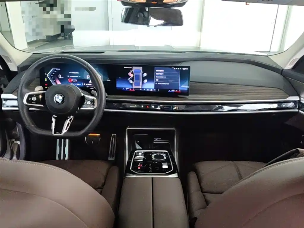 BMW 7 Series 2023 Model 740Li Leading M Sport Package фото 16