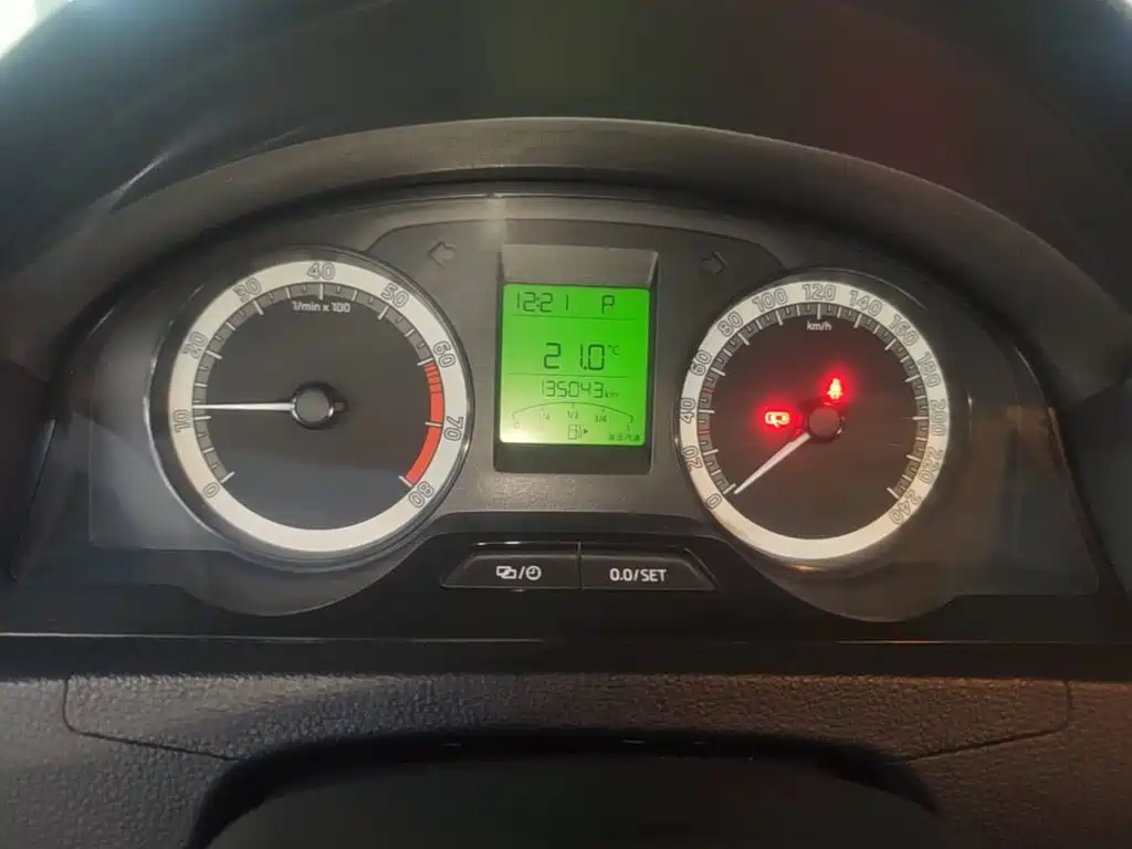 Photo 12 - Škoda Rapid