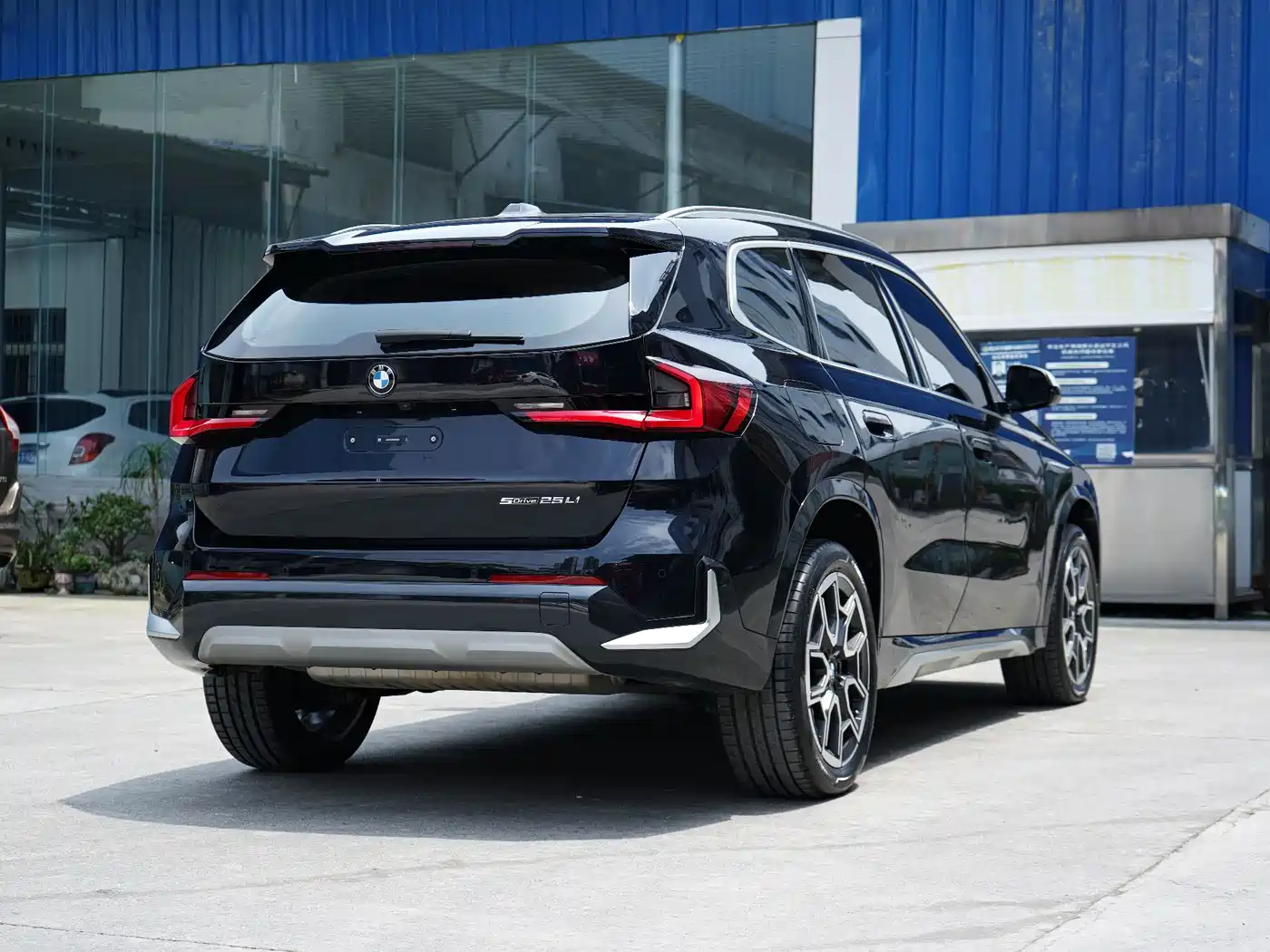 BMW X1 2023 sDrive25Li X Design Package фото 7