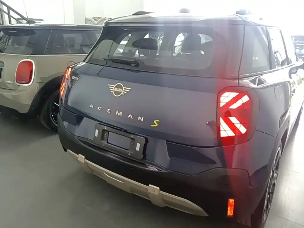 Фото 6 - MINI Aceman