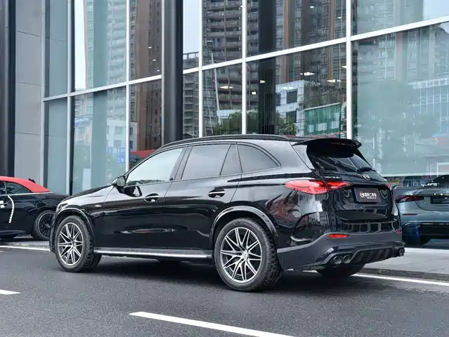 Mercedes-Benz GLC AMG 2025 AMG GLC 43 4MATIC — фото 4