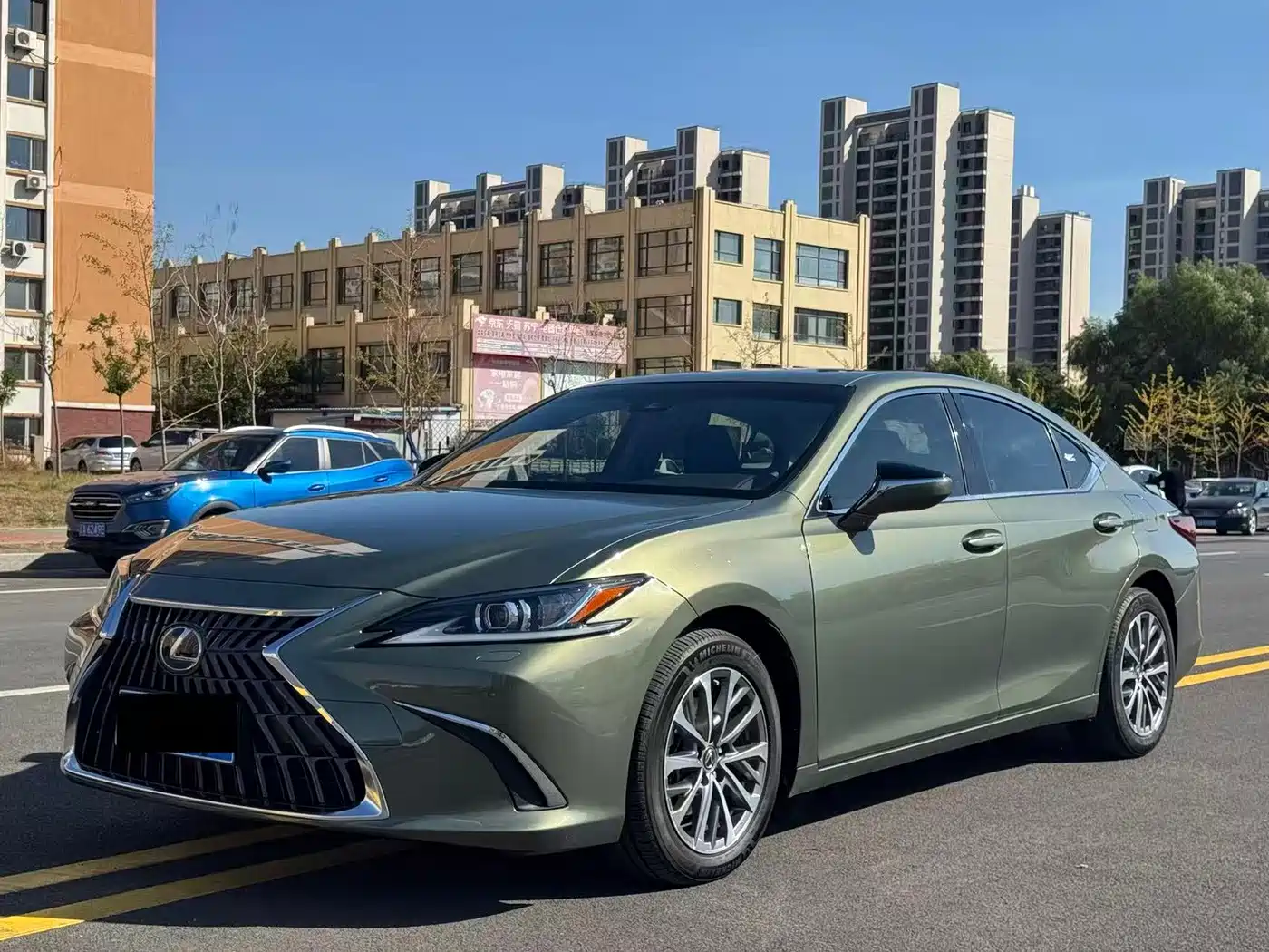 Lexus ES 2022 — пригон из Китая