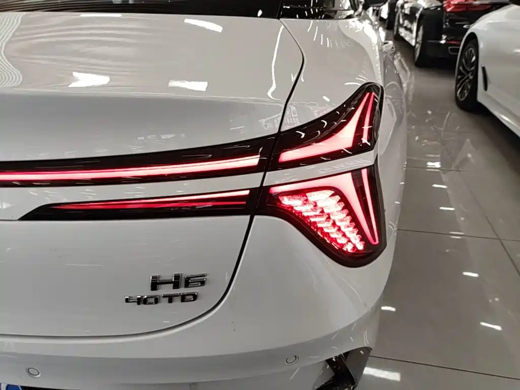 Hongqi H6 2026 2025 Model 2.0T Beauty Edition
