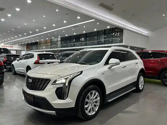 CADILLAC XT4