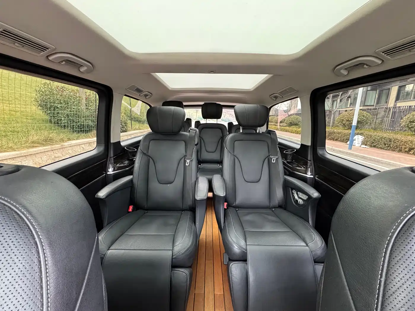 Mercedes-Benz V-Class 2017 Model V 260 Pilot Edition фото 13