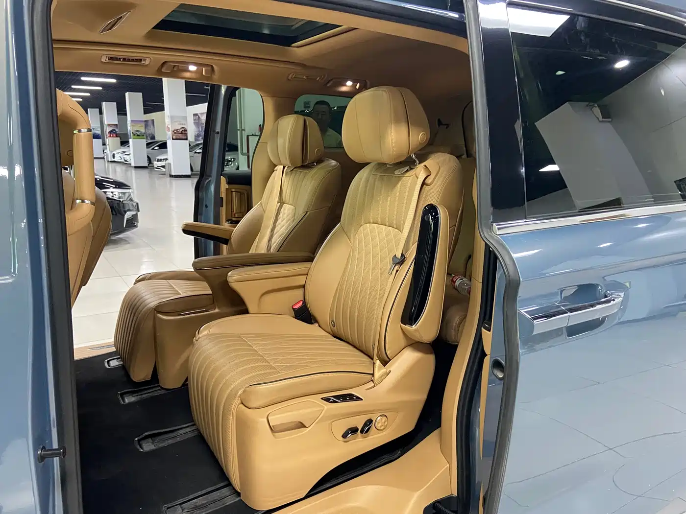 Voyah Auto Voyah Dreamer 2022 Low-carbon Dream+Smart Package фото 8