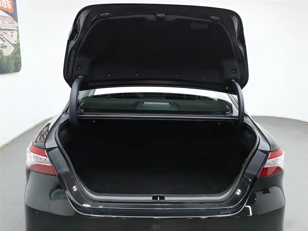 Toyota Camry 2021 2.5G Luxury Edition фото 16