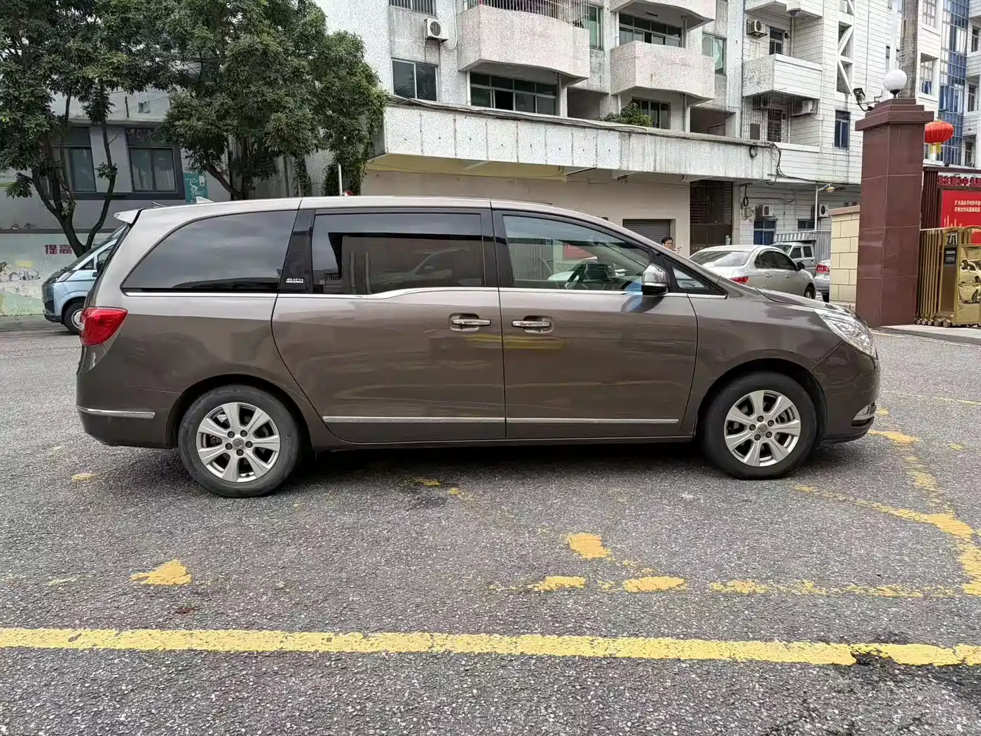 Buick GL8 2014 3.0L GT Luxury Business Elegance фото 4