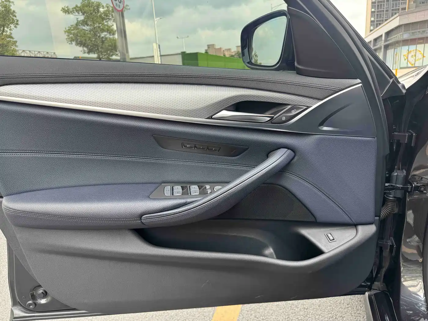 BMW 5 Series (Import) 2020 Model 525i M Sport Package фото 7