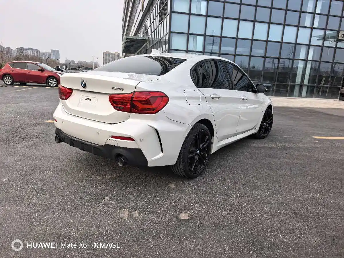 BMW 1 Series 2022 125i M Sport Shadow Edition фото 6