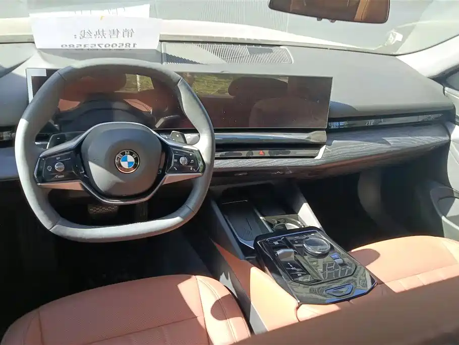 BMW 5 Series 2024 525Li M Sport Package фото 12