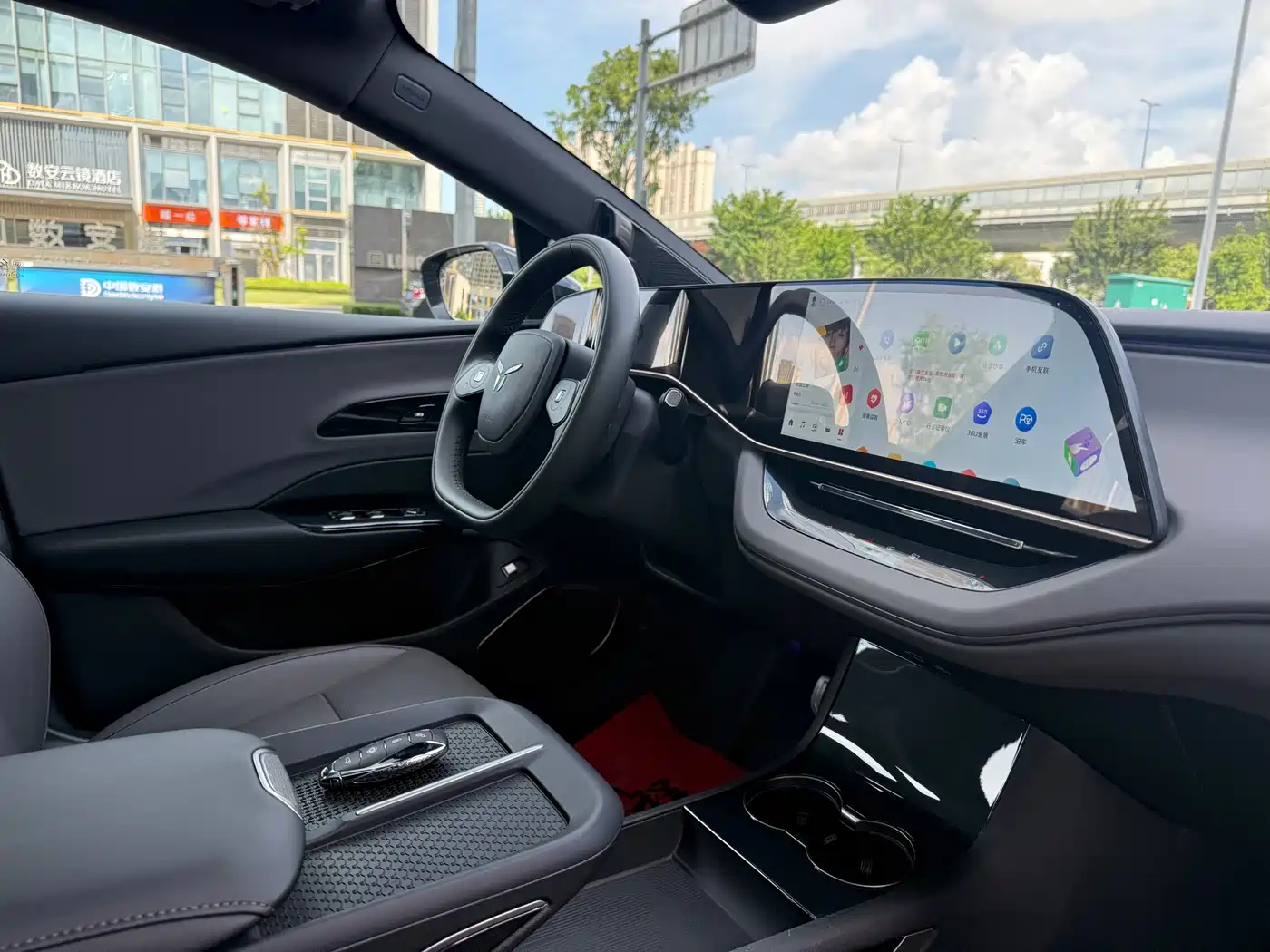 Hongqi EH7 2025 640 AWD Smart Selection Edition фото 10