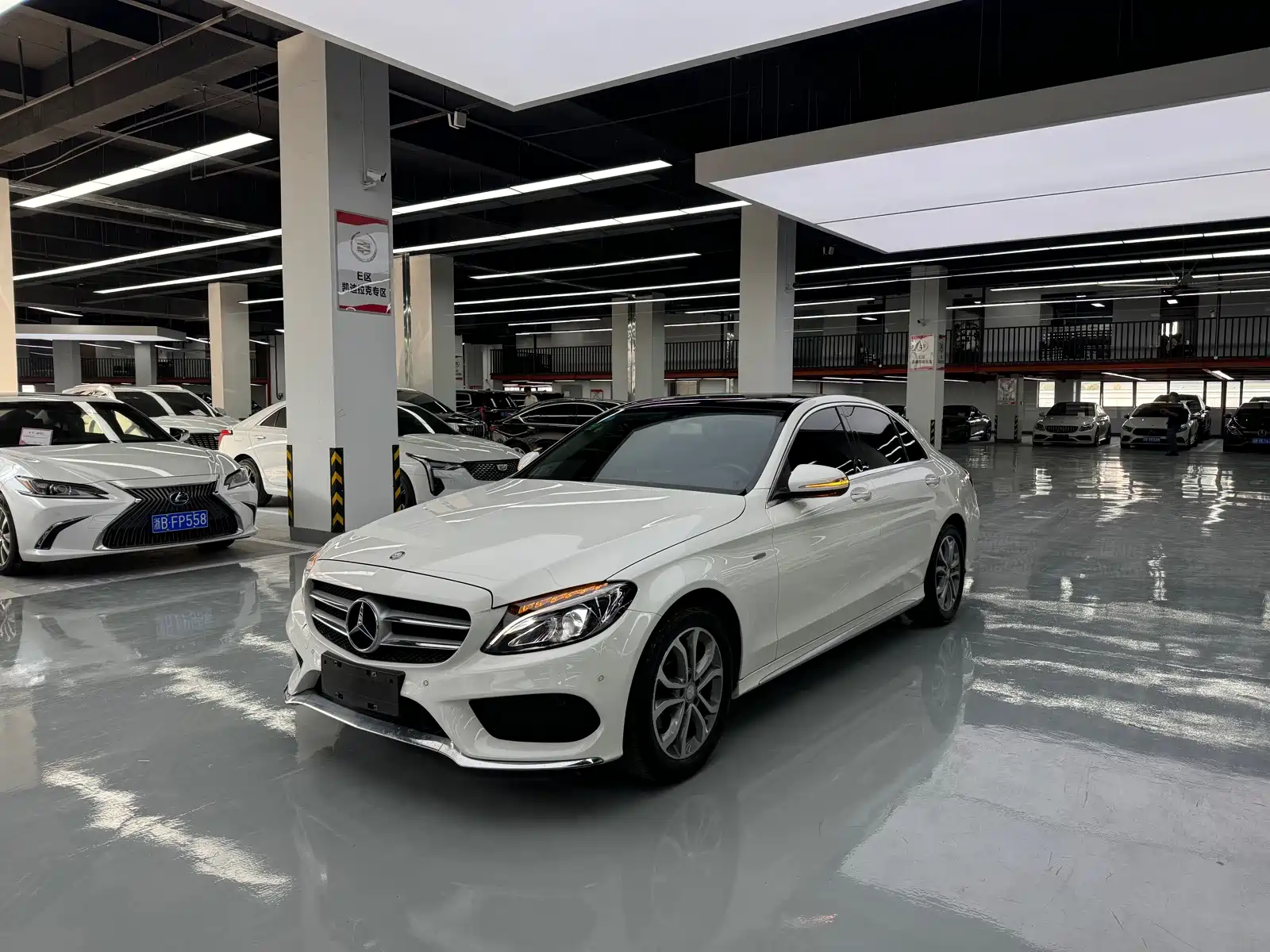 Фото 1 - Mercedes-Benz C-Class